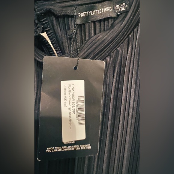 Pretty Little Thing Plus Size Black Plisse High Neck Bodycon Dress - Picture 4 of 4